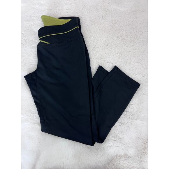 Forever 21 Black Crossover Waist Capri Leggings Size Small - Picture 2 of 4